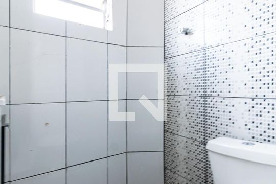 Banheiro de casa para alugar com 1 quarto, 35m² em Vila Mira, São Paulo