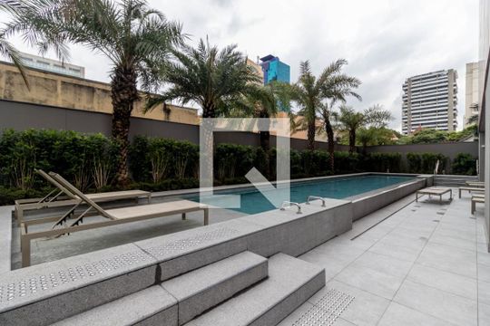 Piscina de kitnet/studio para alugar com 1 quarto, 32m² em Indianópolis, São Paulo