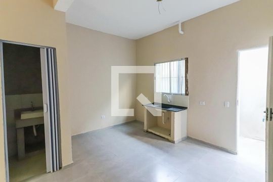 Sala / Quarto /  Cozinha de casa para alugar com 1 quarto, 32m² em Jardim Centenário, São Paulo