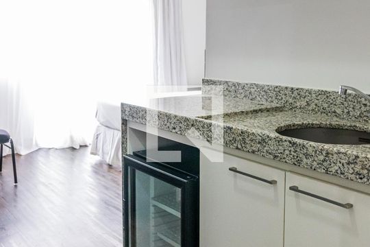 Cozinha de apartamento para alugar com 1 quarto, 34m² em Pampulha, Belo Horizonte