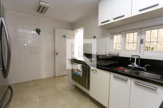 Cozinha de casa à venda com 3 quartos, 370m² em Vila Sônia, São Paulo