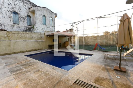 Piscina de casa à venda com 3 quartos, 370m² em Vila Sônia, São Paulo