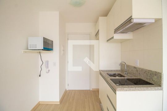 Studio de kitnet/studio para alugar com 1 quarto, 27m² em Liberdade, São Paulo
