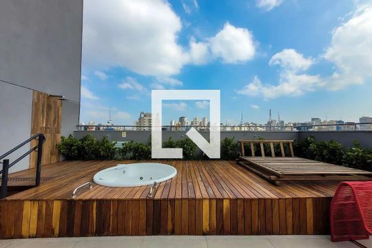 Área comum - Piscina de kitnet/studio para alugar com 1 quarto, 27m² em Liberdade, São Paulo