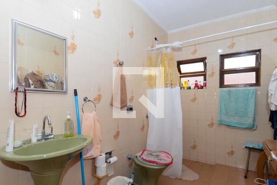 Banheiro Social 1 de casa à venda com 2 quartos, 125m² em Jardim Rosa de Franca, Guarulhos