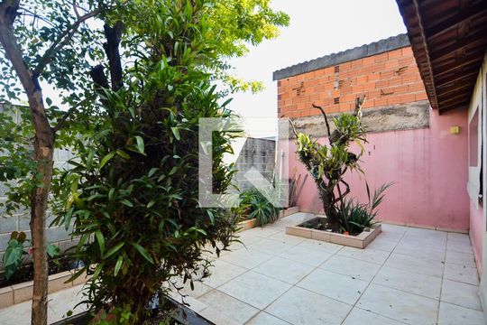 Quintal  de casa à venda com 2 quartos, 125m² em Jardim Rosa de Franca, Guarulhos