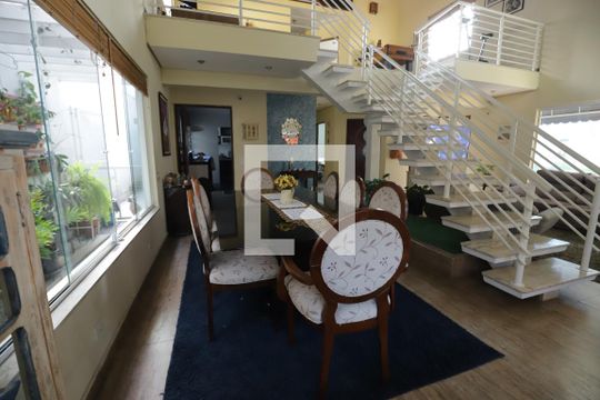 Sala de Jantar de casa para alugar com 4 quartos, 300m² em Jardim Quaresmeira, Suzano