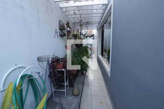 Quintal de casa para alugar com 4 quartos, 300m² em Jardim Quaresmeira, Suzano