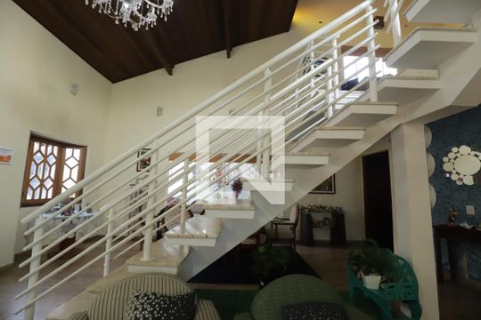 Sala de casa para alugar com 4 quartos, 300m² em Jardim Quaresmeira, Suzano