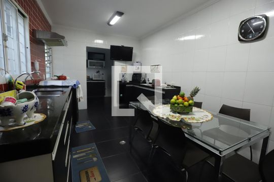 Cozinha de casa para alugar com 4 quartos, 300m² em Jardim Quaresmeira, Suzano