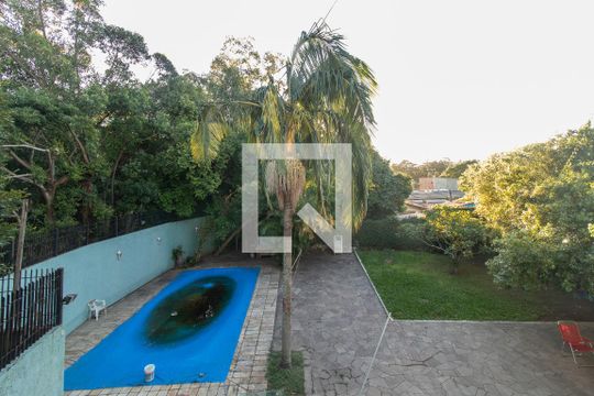 Vista do quarto 2 de casa à venda com 3 quartos, 600m² em Ipanema, Porto Alegre
