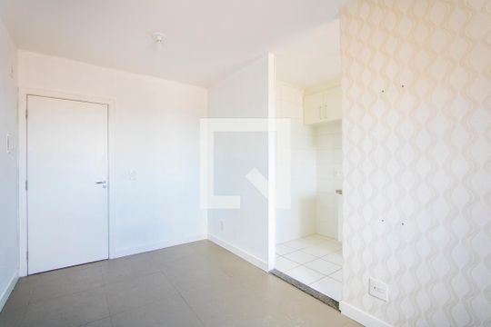 Sala de apartamento para alugar com 2 quartos, 50m² em Jardim Utinga, Santo André