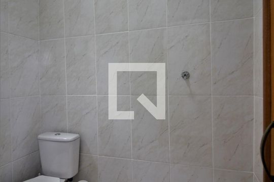 Banheiro de casa para alugar com 1 quarto, 48m² em Jardim Kuabara, Taboão da Serra
