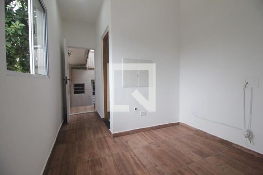Área de Serviço de casa para alugar com 1 quarto, 48m² em Jardim Kuabara, Taboão da Serra
