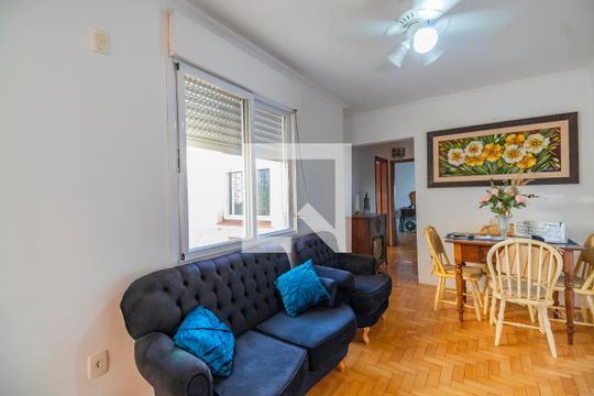 Sala  de apartamento para alugar com 2 quartos, 70m² em Passo D’areia, Porto Alegre