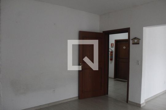 Apartamento para alugar com 3 quartos, 77m² em Barnabé, Gravataí