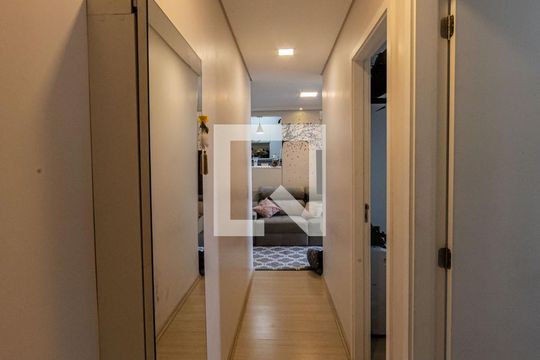 Corredor de apartamento à venda com 2 quartos, 57m² em Vila Oratório, São Paulo