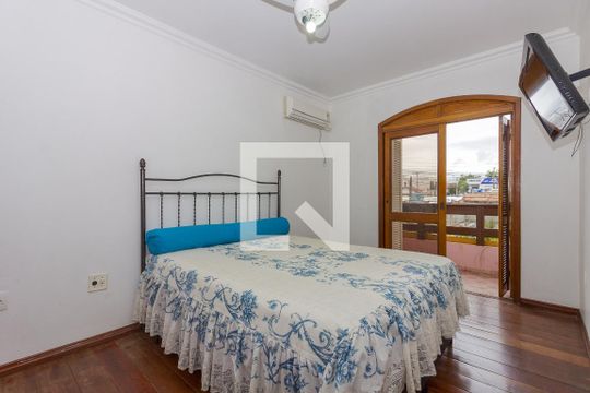 Suíte de casa à venda com 5 quartos, 250m² em Sarandi, Porto Alegre