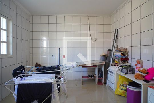 Lavanderia de casa à venda com 3 quartos, 480m² em Jardim Itu Sabará, Porto Alegre