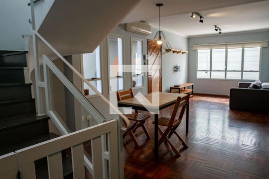Casa para alugar com 3 quartos, 180m² em Vila Hamburguesa, São Paulo