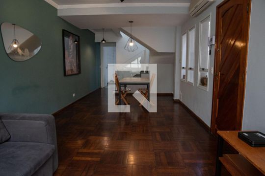 Sala de casa para alugar com 3 quartos, 180m² em Vila Hamburguesa, São Paulo