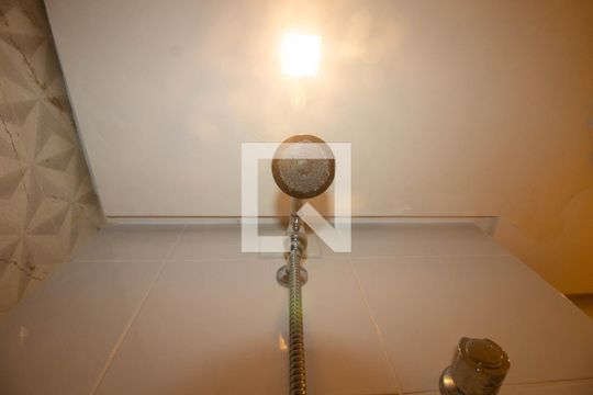 Banheiro da Suíte de apartamento à venda com 2 quartos, 70m² em Cristo Redentor, Porto Alegre