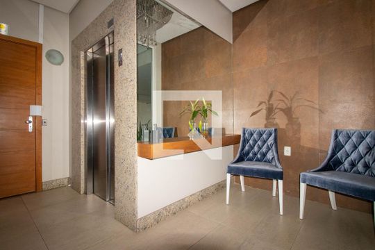 Hall de Entrada de apartamento à venda com 2 quartos, 70m² em Cristo Redentor, Porto Alegre