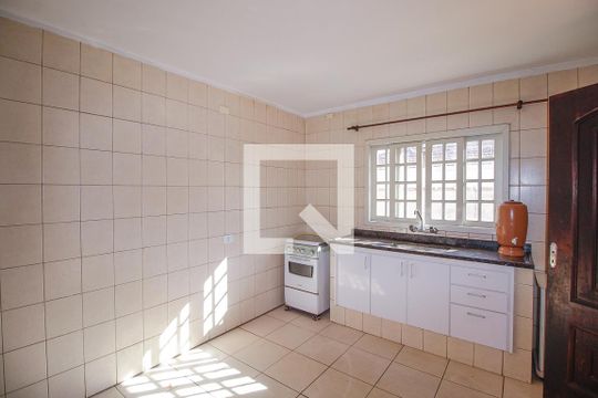 Cozinha de casa para alugar com 2 quartos, 100m² em São Lucas, São Paulo