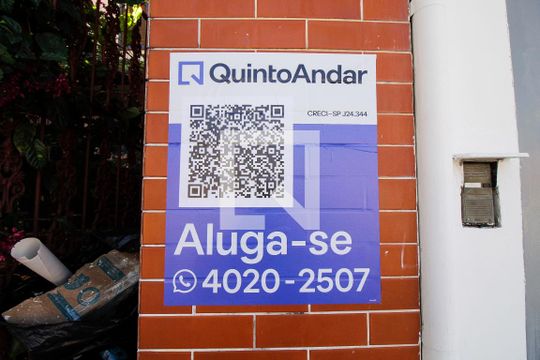 Plaquinha de casa para alugar com 2 quartos, 100m² em São Lucas, São Paulo