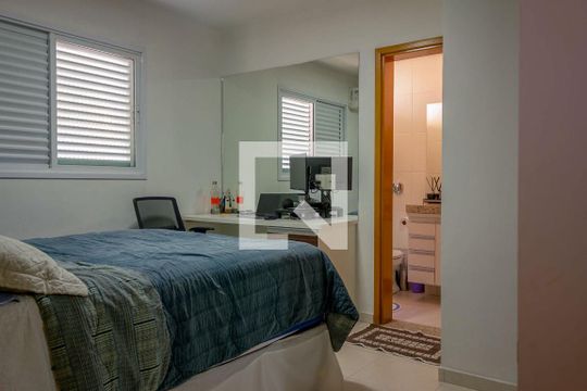 Suíte de apartamento para alugar com 2 quartos, 64m² em Santa Mônica, Uberlândia