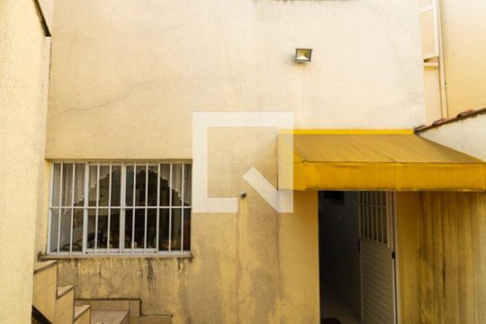 Fachada de casa à venda com 3 quartos, 175m² em Cambuci, São Paulo