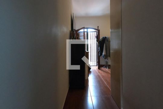 Corredor de casa à venda com 3 quartos, 240m² em Jardim Colombo, São Paulo
