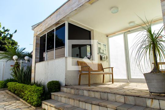 Hall de entrada de casa de condomínio à venda com 3 quartos, 95m² em Vila Guarani (z Sul), São Paulo