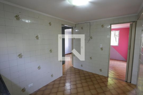 Cozinha de apartamento para alugar com 3 quartos, 54m² em Conjunto Habitacional Padre Jose de Anchieta, São Paulo