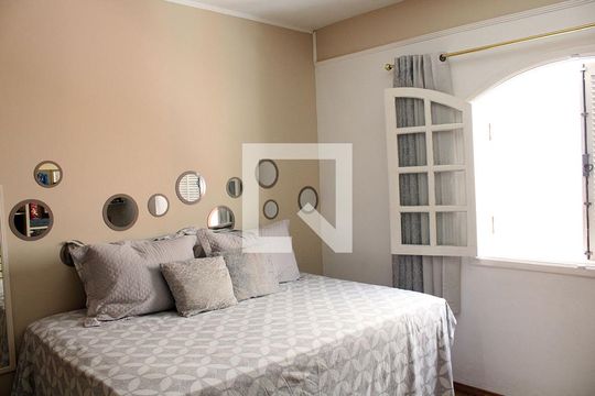 Quarto  de casa à venda com 3 quartos, 370m² em Centro, Diadema