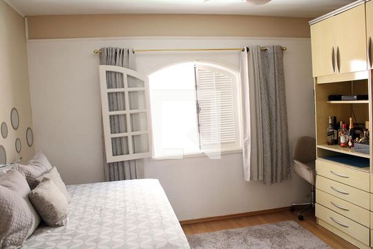 Quarto  de casa à venda com 3 quartos, 370m² em Centro, Diadema