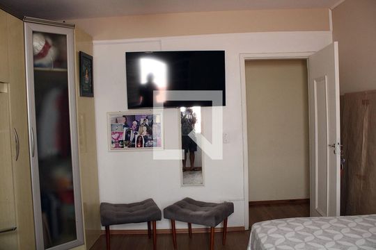 Quarto  de casa à venda com 3 quartos, 370m² em Centro, Diadema