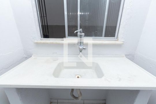 Detalhe da sala (primeiro andar) de casa de condomínio à venda com 4 quartos, 120m² em Parada de Lucas, Rio de Janeiro