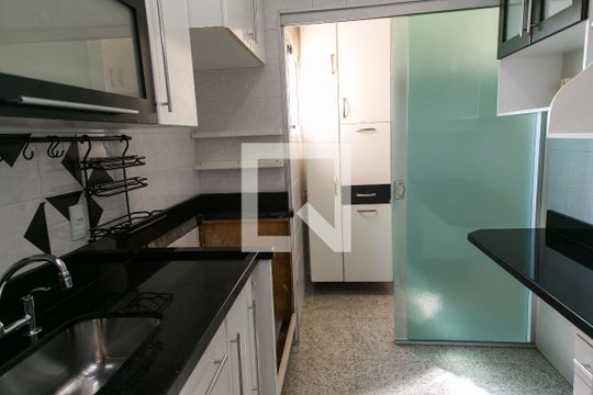 Cozinha de apartamento à venda com 2 quartos, 60m² em Parque Edu Chaves, São Paulo