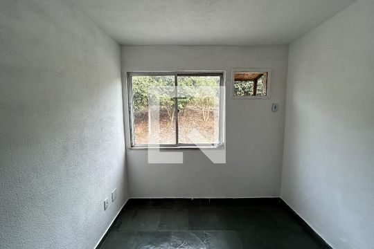 Quarto 2 de apartamento para alugar com 2 quartos, 70m² em Jardim Sulacap, Rio de Janeiro