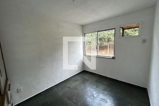 Quarto 2 de apartamento para alugar com 2 quartos, 70m² em Jardim Sulacap, Rio de Janeiro