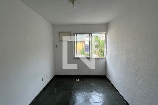 Quarto 1 de apartamento para alugar com 2 quartos, 70m² em Jardim Sulacap, Rio de Janeiro