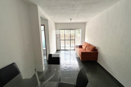Sala de apartamento para alugar com 2 quartos, 70m² em Jardim Sulacap, Rio de Janeiro