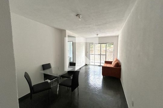 Apartamento para alugar com 2 quartos, 70m² em Jardim Sulacap, Rio de Janeiro