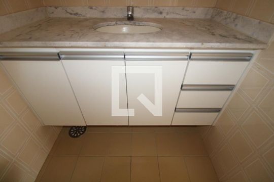Banheiro de apartamento à venda com 1 quarto, 40m² em Botafogo, Campinas