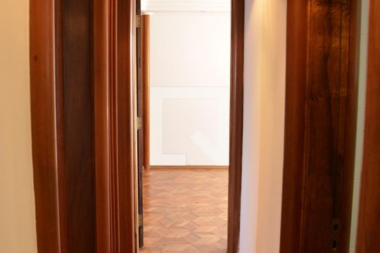 Corredor de apartamento à venda com 2 quartos, 140m² em Ingá, Niterói