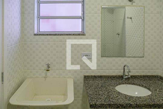 Banheiro de apartamento para alugar com 1 quarto, 31m² em Centro, São Paulo