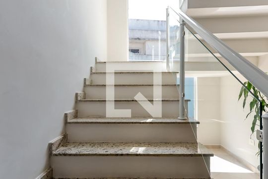 Escada Quartos de casa de condomínio à venda com 6 quartos, 600m² em Jardim Peri, São Paulo