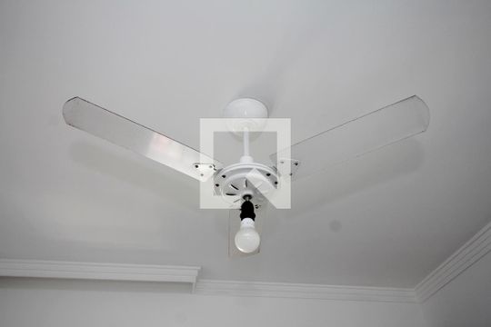Detalhe sala de apartamento para alugar com 1 quarto, 60m² em Água Branca, São Paulo