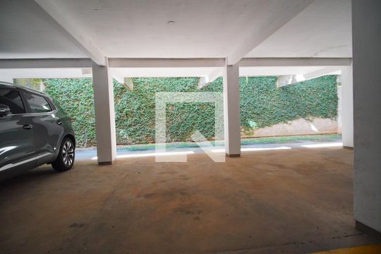 Garagem de apartamento à venda com 3 quartos, 270m² em Auxiliadora, Porto Alegre